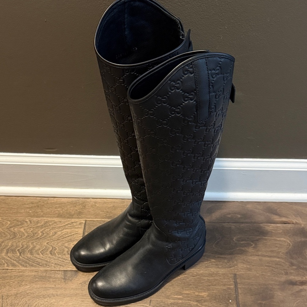 Authentic Gucci Black leather Boots size 37.5